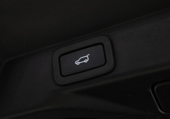 Подержанный автомобиль Land Rover Range Rover Sport 2016 года (23 фото)