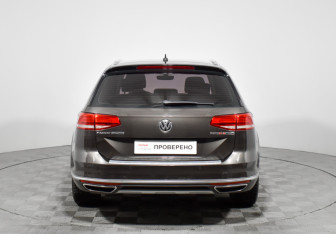 Подержанный автомобиль Volkswagen Passat Wagon 2017 года (6 фото)