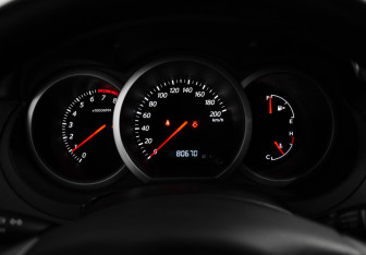 Подержанный автомобиль Suzuki Grand Vitara 2008 года (17 фото)