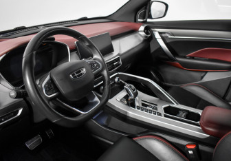 Подержанный автомобиль Geely Coolray 2022 года (9 фото)