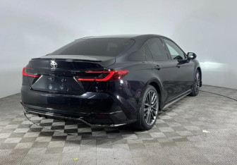 Подержанный автомобиль Toyota Camry Sedan 2024 года (5 фото)