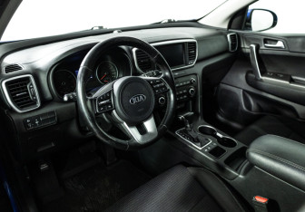 Подержанный автомобиль Kia Sportage 2020 года (11 фото)