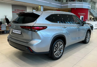 Новый Toyota Highlander 2025 (4 фото)