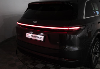 Подержанный автомобиль LiXiang L7 2024 года (34 фото)