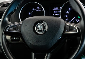 Подержанный автомобиль Skoda Yeti 2015 года (11 фото)