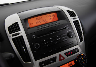 Подержанный автомобиль Kia Ceed Hatchback 2009 года (15 фото)