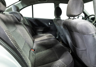 Подержанный автомобиль Renault Megane Sedan 2003 года (10 фото)