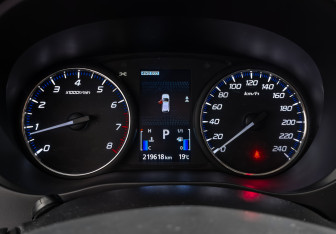 Подержанный автомобиль Mitsubishi Outlander 2018 года (17 фото)