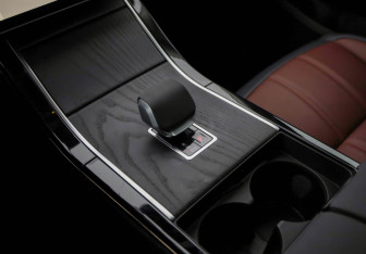 Подержанный автомобиль Land Rover Range Rover Evoque 2024 года (20 фото)