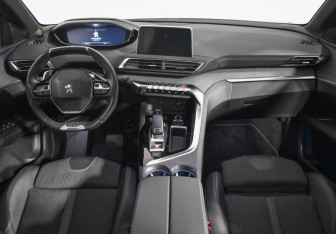 Подержанный автомобиль Peugeot 3008 2019 года (13 фото)