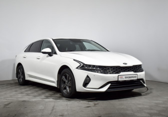 Подержанный автомобиль Kia K5 2020 года (3 фото)
