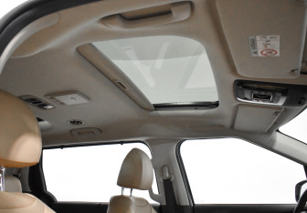 Подержанный автомобиль Kia Carnival 2020 года (20 фото)