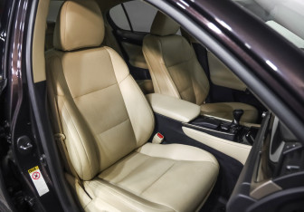 Подержанный автомобиль Lexus GS 2014 года (31 фото)