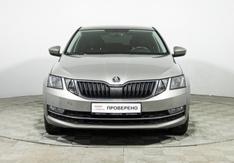 Подержанный автомобиль Skoda Octavia Liftback 2019 года (2 фото)