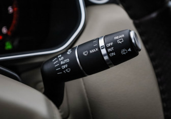 Подержанный автомобиль Land Rover Range Rover Sport 2020 года (23 фото)