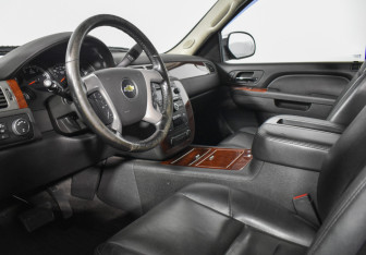 Подержанный автомобиль Chevrolet Tahoe 2013 года (9 фото)