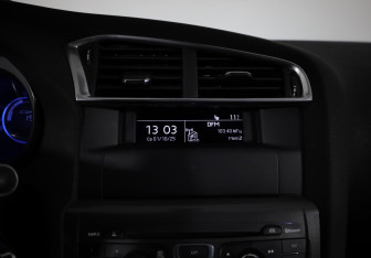 Подержанный автомобиль Citroen C4 Hatchback 2012 года (21 фото)