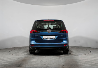 Подержанный автомобиль Opel Zafira Compactvan 2014 года (6 фото)
