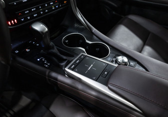 Подержанный автомобиль Lexus RX 2021 года (22 фото)