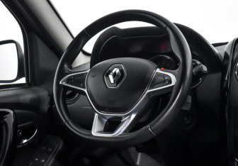 Подержанный автомобиль Renault Duster 2019 года (14 фото)