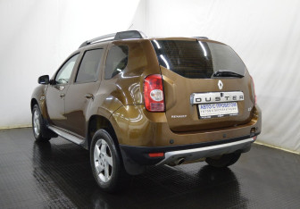 Подержанный автомобиль Renault Duster 2013 года (7 фото)