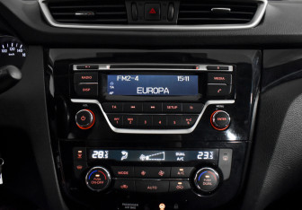 Подержанный автомобиль Nissan Qashqai 2017 года (15 фото)