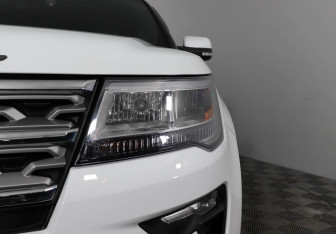 Подержанный автомобиль Ford Explorer 2018 года (20 фото)