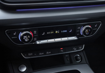 Подержанный автомобиль Audi Q5 2021 года (21 фото)