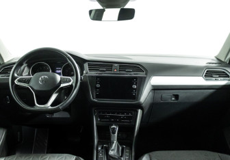 Подержанный автомобиль Volkswagen Tiguan 2021 года (13 фото)
