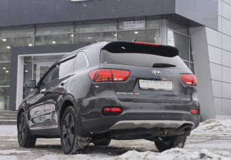 Подержанный автомобиль Kia Sorento 2018 года (7 фото)
