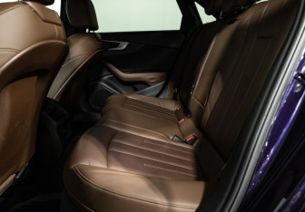 Подержанный автомобиль Audi A4 Sedan 2017 года (10 фото)