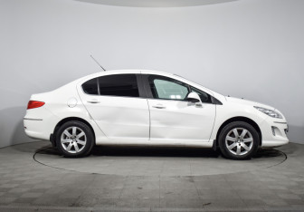 Подержанный автомобиль Peugeot 408 2013 года (4 фото)