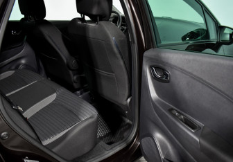 Подержанный автомобиль Renault Kaptur 2017 года (12 фото)