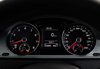 Подержанный автомобиль Volkswagen Passat Sedan 2012 года (10 фото)