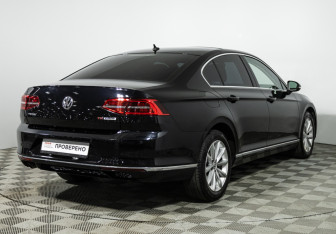 Подержанный автомобиль Volkswagen Passat Sedan 2017 года (5 фото)