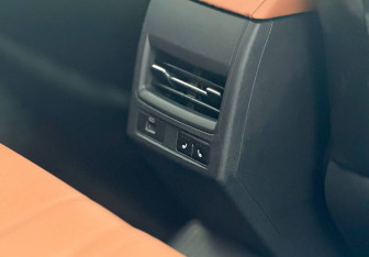 Подержанный автомобиль Omoda C5 2023 года (27 фото)