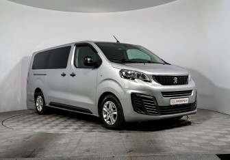 Подержанный автомобиль Peugeot Traveller 2021 года (3 фото)