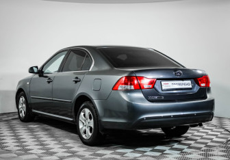 Подержанный автомобиль Kia Magentis 2009 года (7 фото)