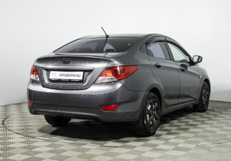 Подержанный автомобиль Hyundai Solaris Sedan 2013 года (5 фото)