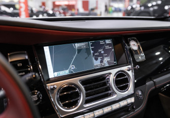 Подержанный автомобиль Rolls-Royce Wraith 2016 года (19 фото)