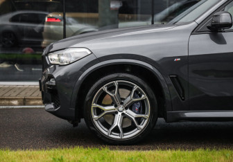 Подержанный автомобиль BMW X5 2019 года (10 фото)