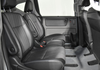 Подержанный автомобиль Honda Freed 2016 года (14 фото)