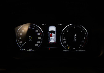 Подержанный автомобиль Volvo XC60 2020 года (12 фото)