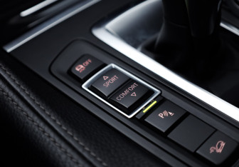 Подержанный автомобиль BMW X6 2018 года (22 фото)