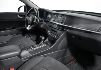 Подержанный автомобиль Kia Optima Sedan 2018 года (13 фото)