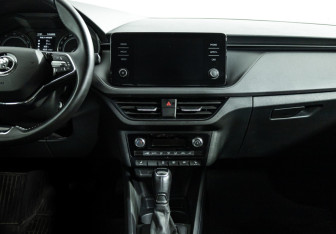 Подержанный автомобиль Skoda Rapid Liftback 2022 года (14 фото)