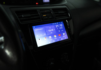 Подержанный автомобиль Toyota Yaris Sedan 2008 года (15 фото)