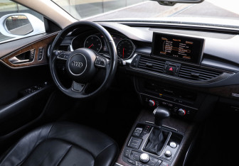 Подержанный автомобиль Audi A7 2012 года (19 фото)