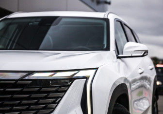 Подержанный автомобиль Geely Atlas 2024 года (2 фото)