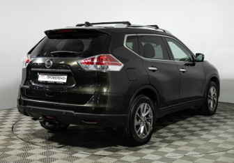 Подержанный автомобиль Nissan X-Trail 2017 года (5 фото)